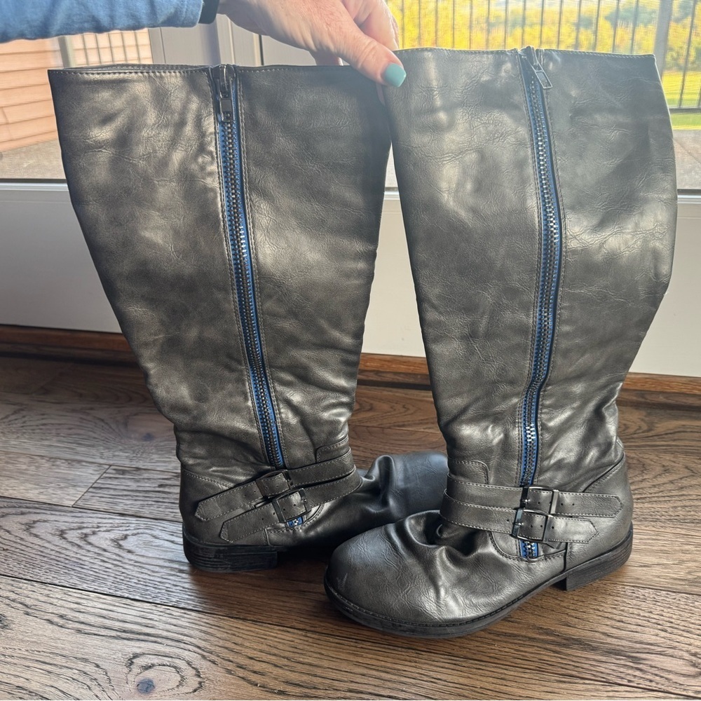 Journee Collection Gray riding boots